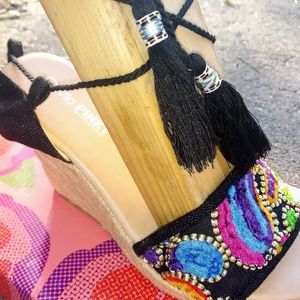 Via Pinky Festive Wedge sandal